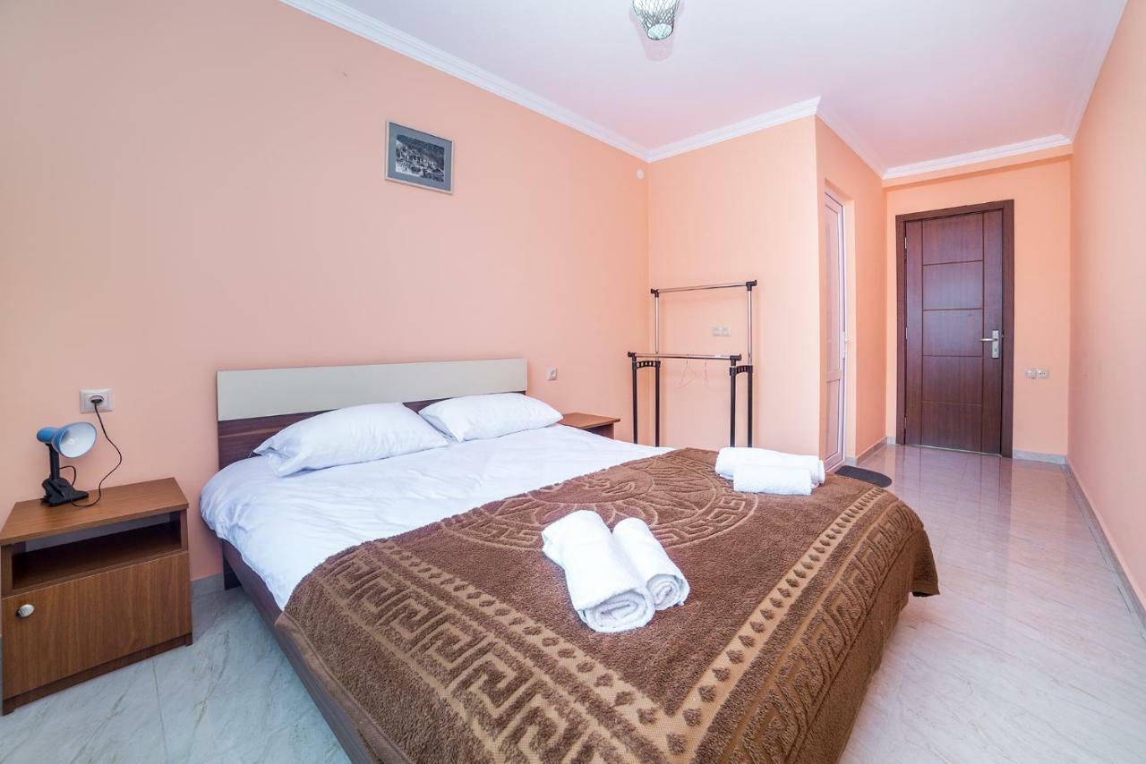 Hotel Gallery Mestia Esterno foto